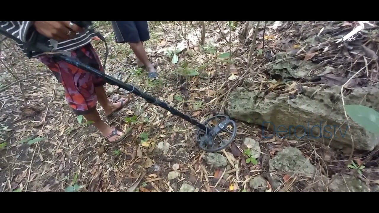 Triangle Stone,triangle marker and arrow to hidden treasure