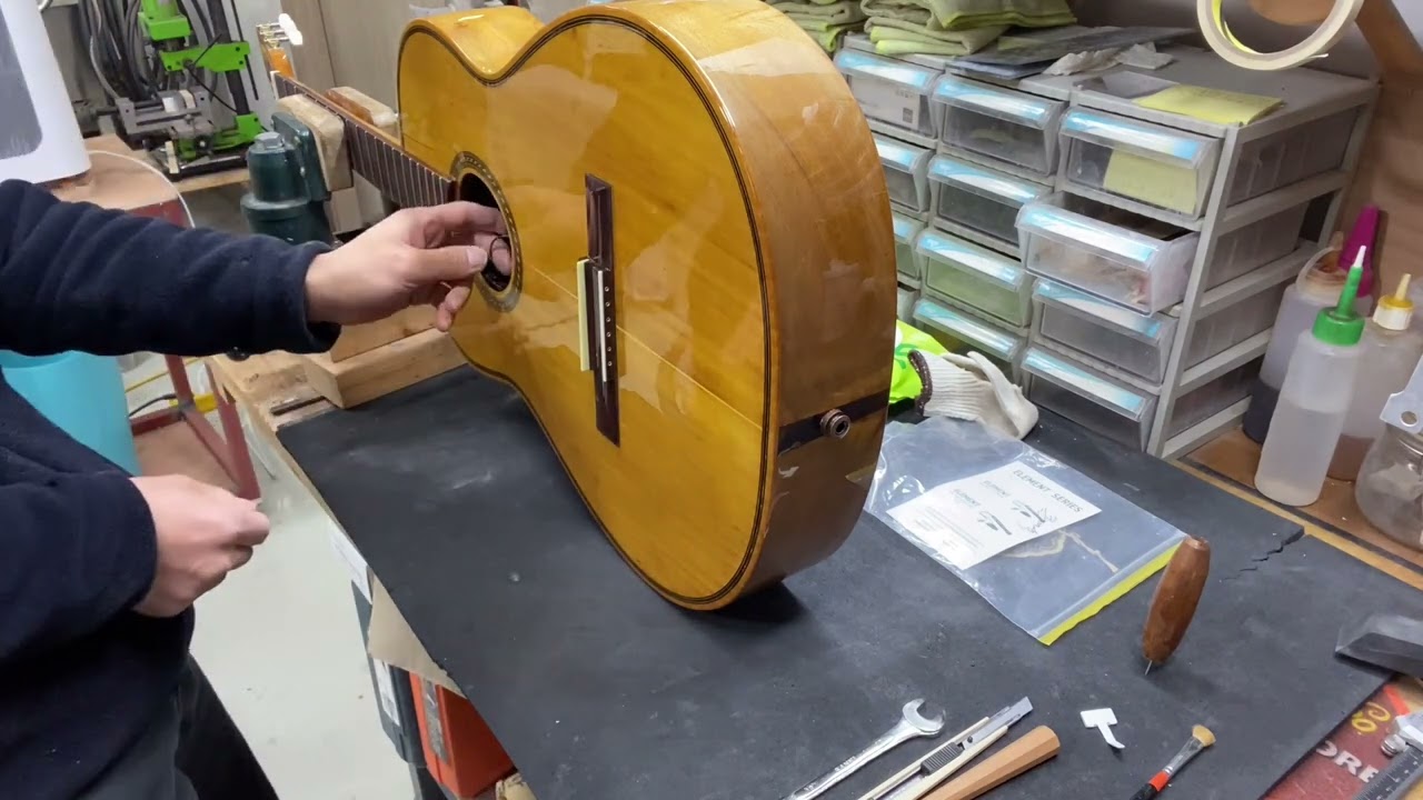 Restoring an old guitar ( 19 )