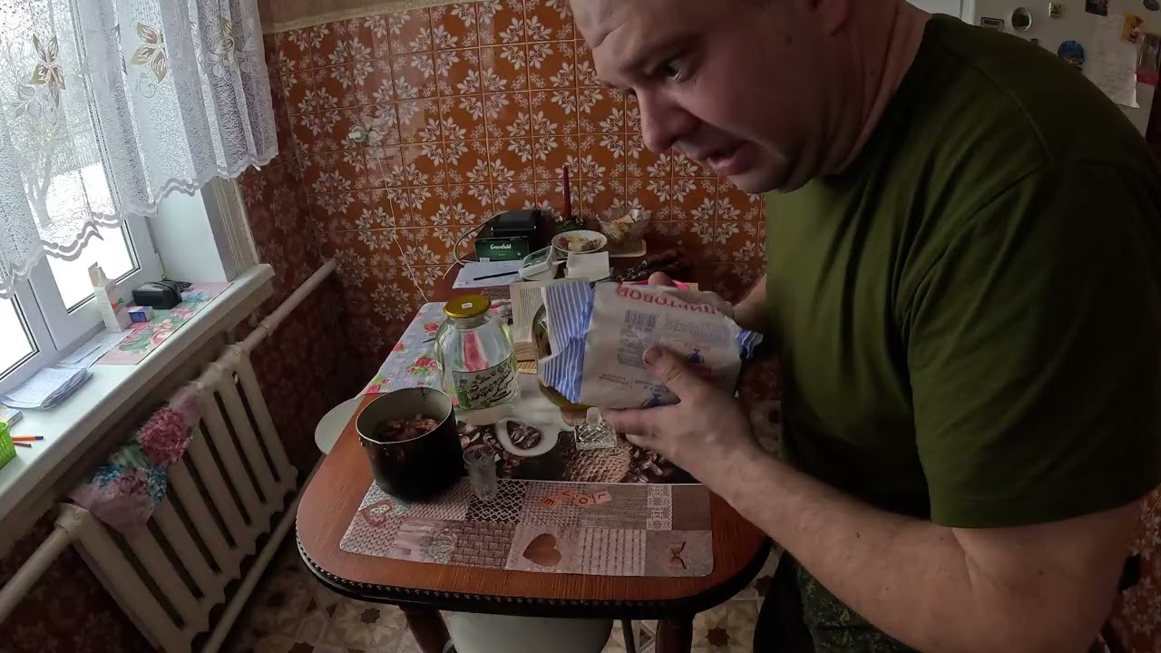 Жарим мясо , пьём самогон, заделываем брагу на дрожжах Рекорд , Тихвинский уезд