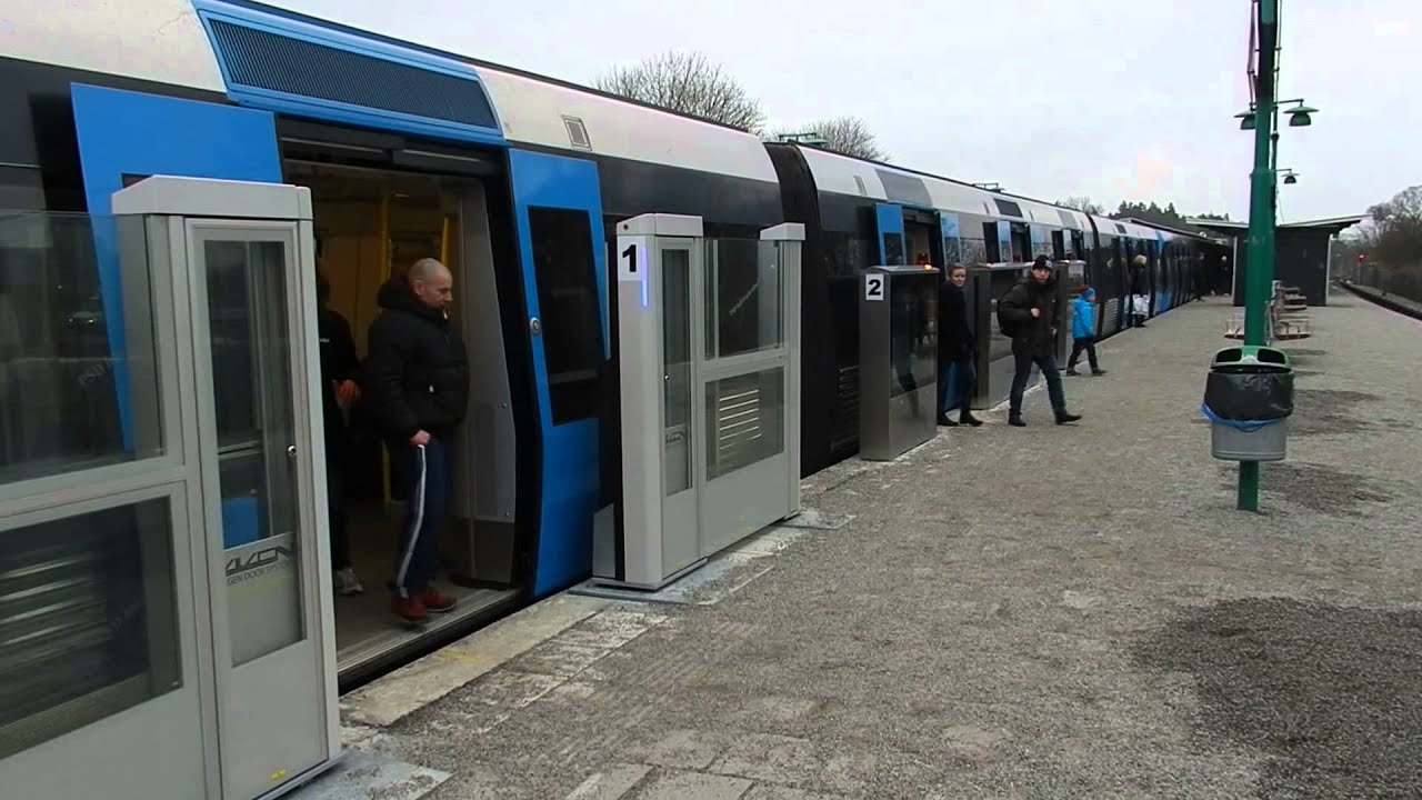 Stockholm - Platform Screen door  at Åkeshov station Stockholm tunnelbana 2015 02 28