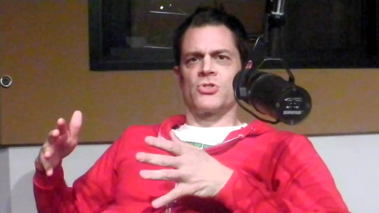 Loveline w/ Johnny Knoxville (10/17/2010)