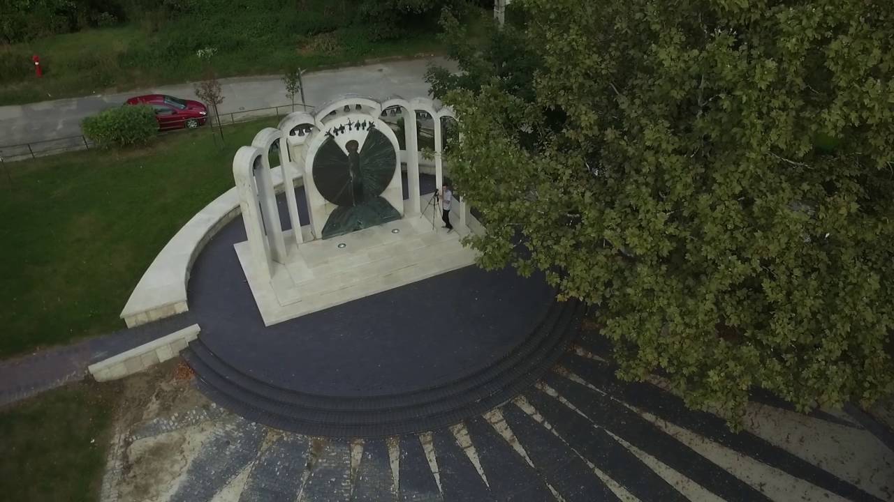 A Himnusz-szobor