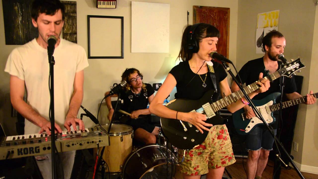 Eskimeaux - 