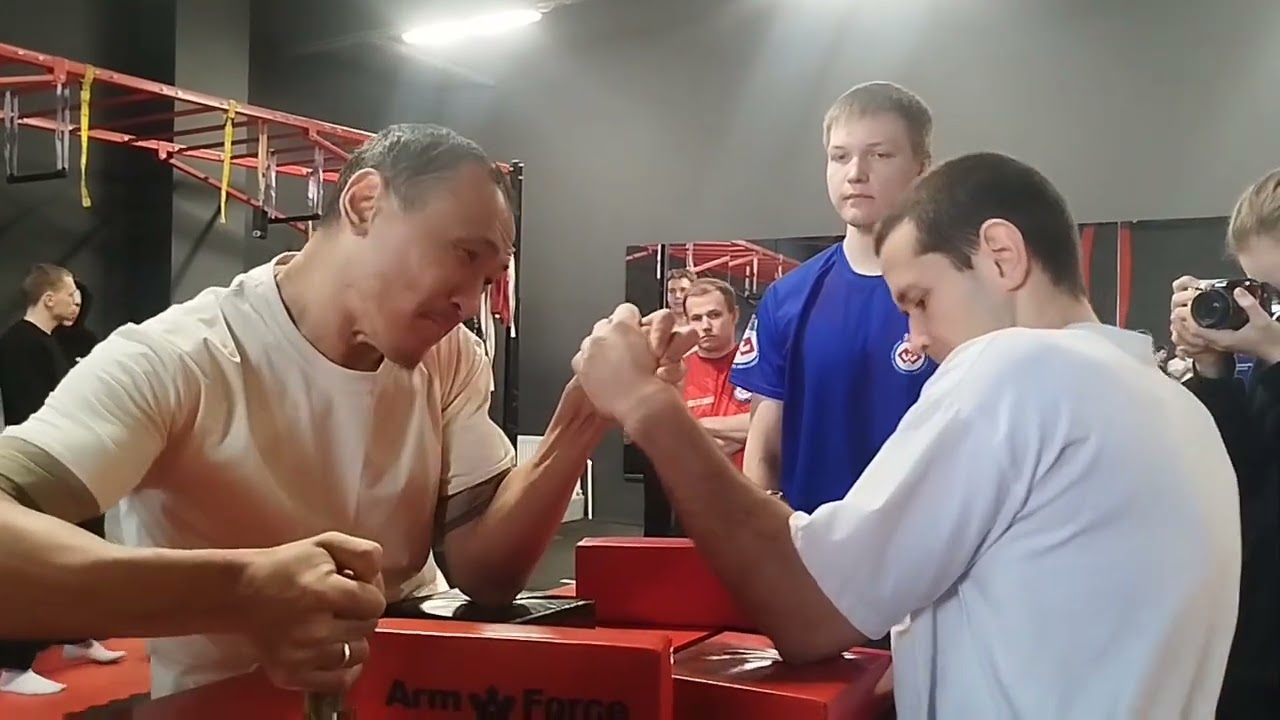 Арстан Кыргыз 🇰🇬 Армрестлинг любительский мачт