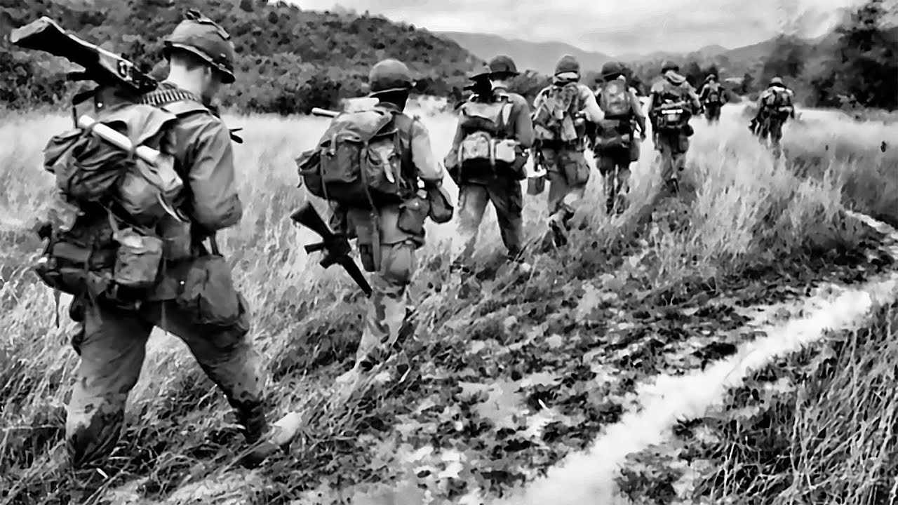Why Did Viet Cong Patrols Refuse to Enter SAS Territory at Night?
