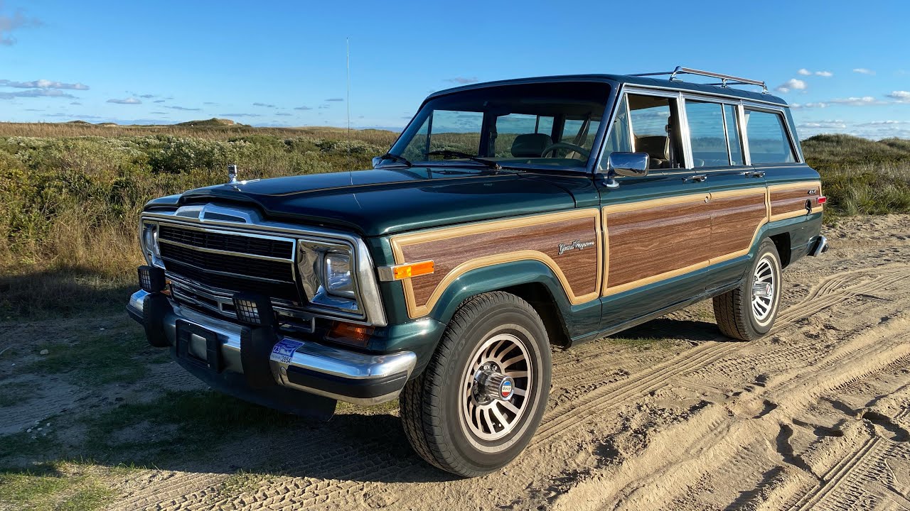 1991 Jeep Grand Wagoneer - driving