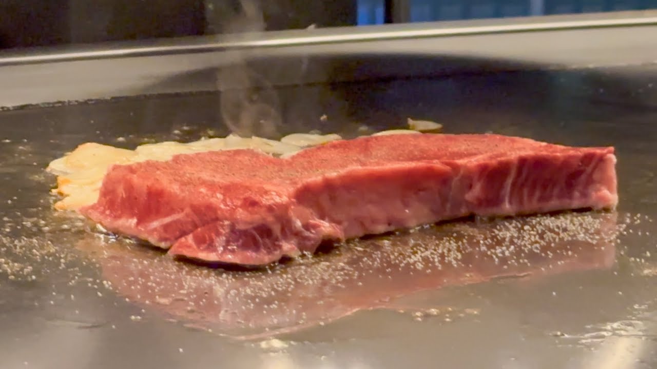 Teppanyaki carne Wagyu di Kobe da 240 euro a Kobe (cucina a vista)