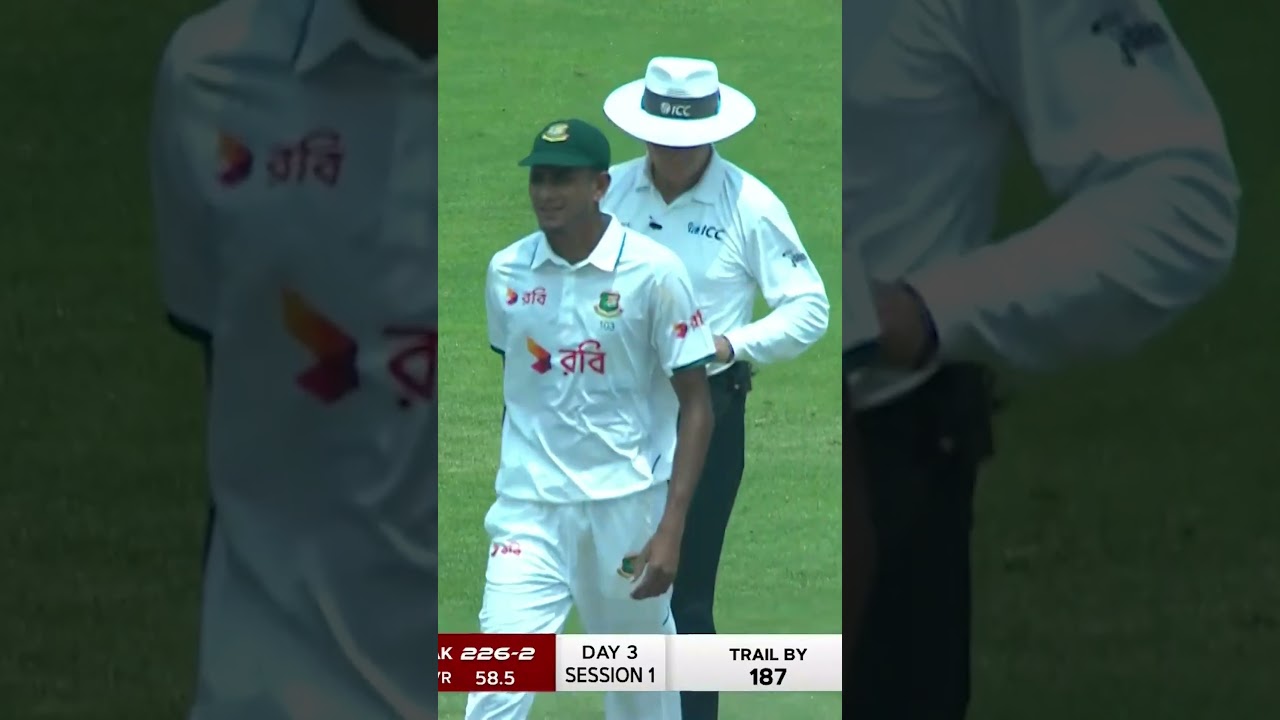 BREAKTHROUGH WICKET &mdash; Shan Masood GONE ⚡ #BANvPAK | M9I1J