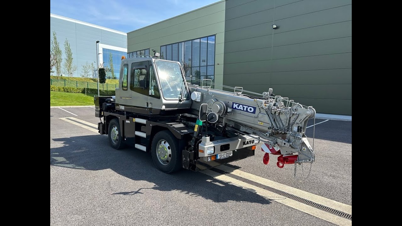 SOLD - 2013 KATO 13Ton City Crane