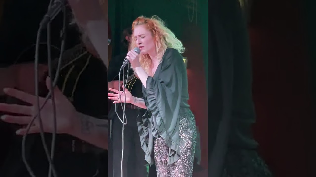 Janet Devlin - Better Now live at Night and Day Cafe, Manchester (24/4/22)