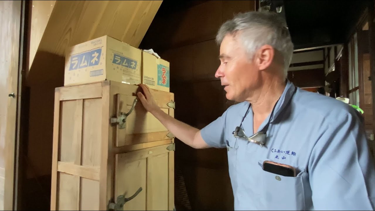 Vintage Japanese ice fridge 氷冷蔵庫