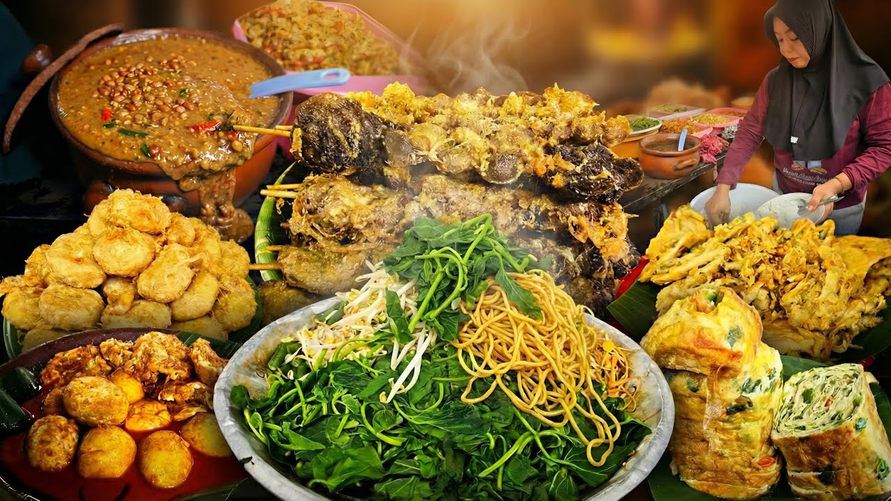 GAK PERNAH SEPI! Nasi Pecel Viral Ini Penjualnya Cantik, Bikin Betah Makan!
