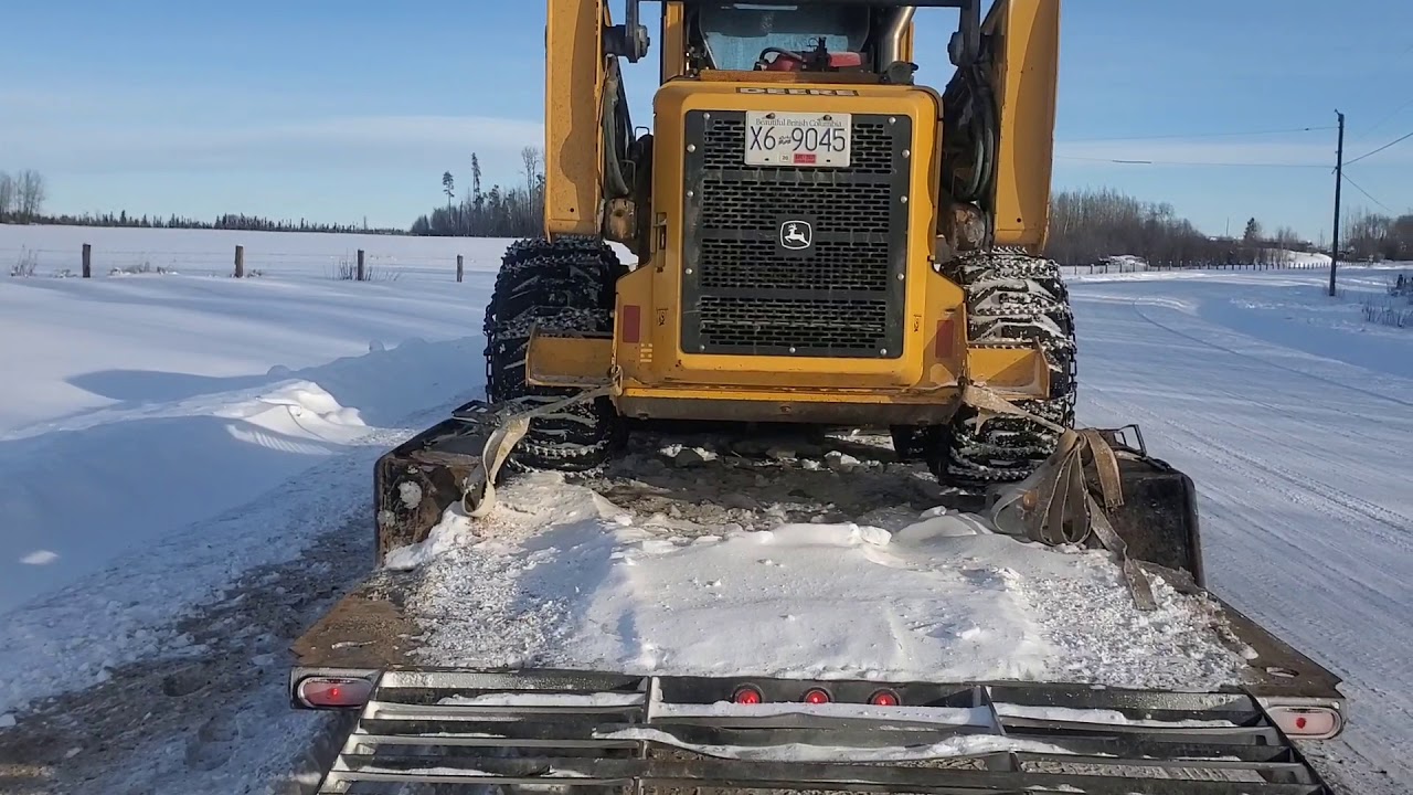 Plowin Out for the First Time This Winter !(John Deere skid steer with Snow Bucket plowing )