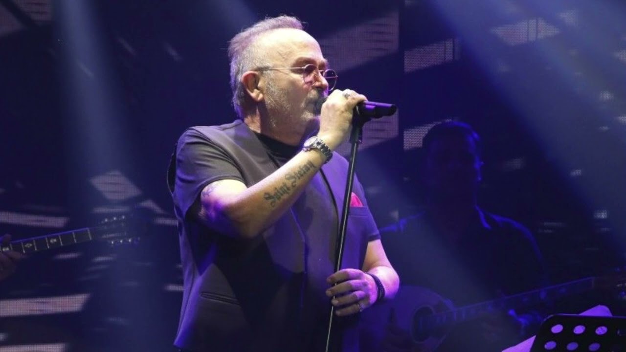 Σταμάτης Γονίδης - Κορώνα γράμματα (Live)