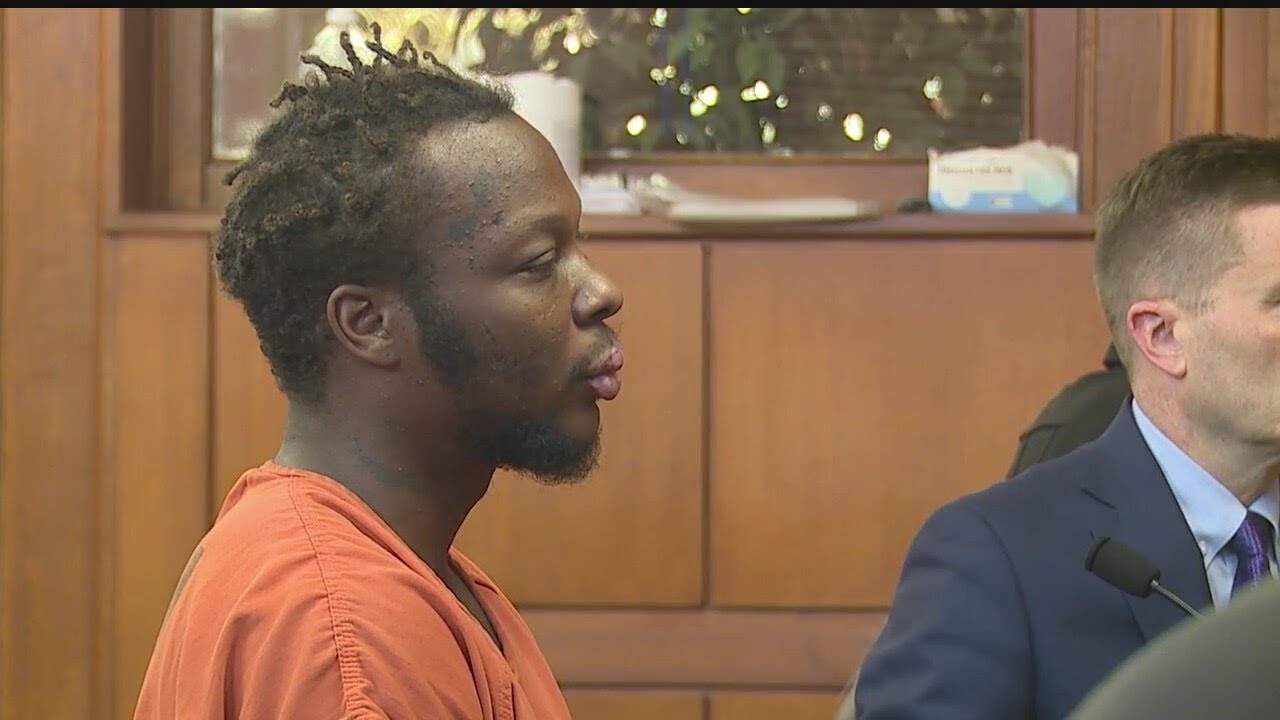 Man charged in Warren apartment complex fatal shooting takes plea deal