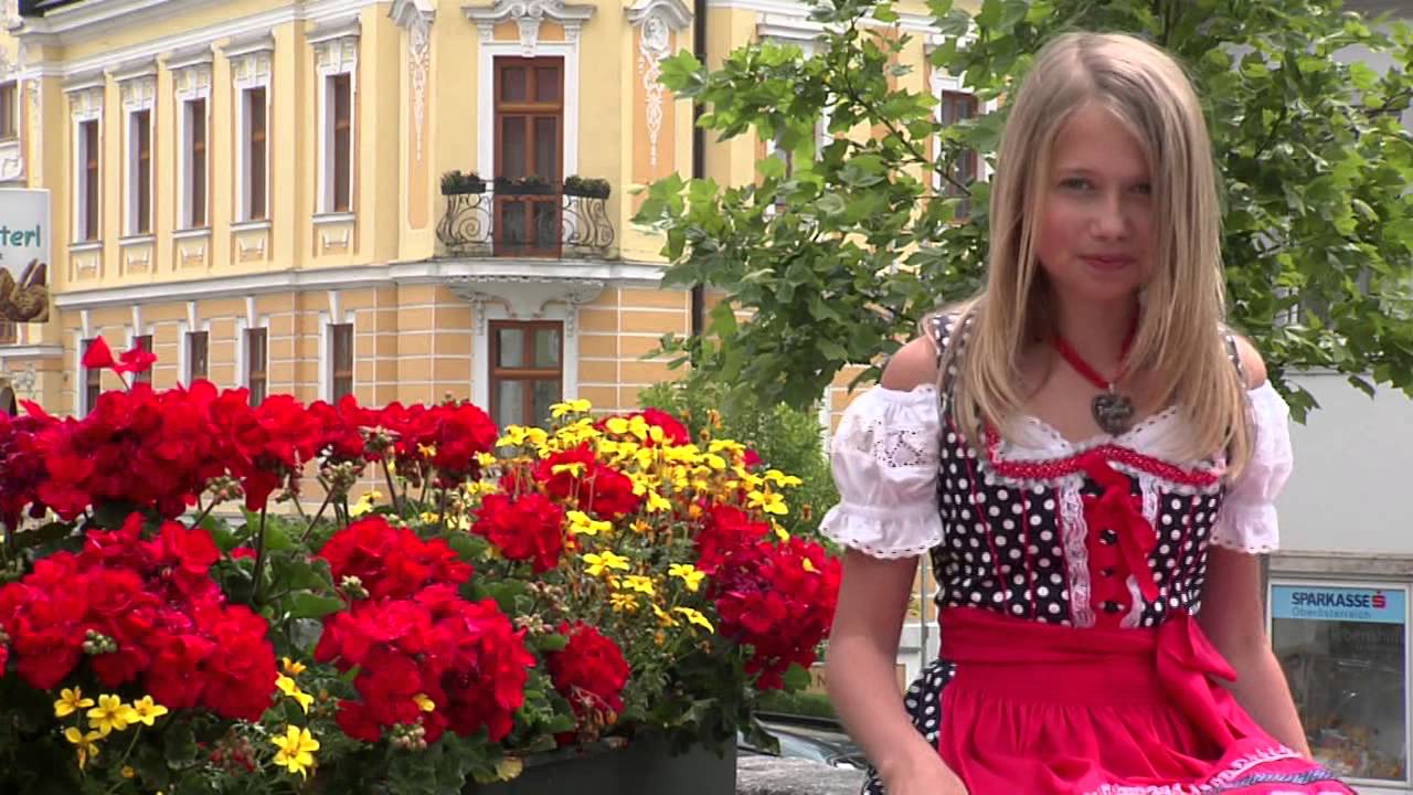 Laura Kamhuber   Englisch, Mathe, Deutsch