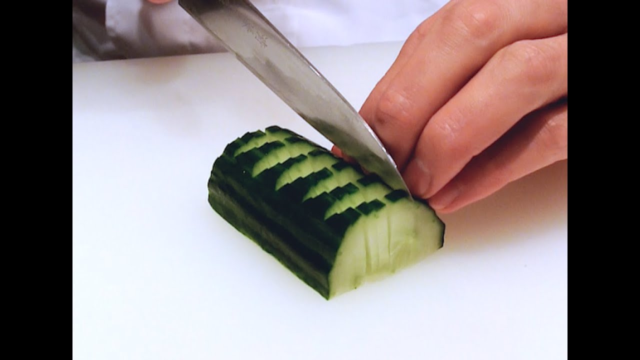 Japanese cutting skills - Super sharp Japanese utility knife