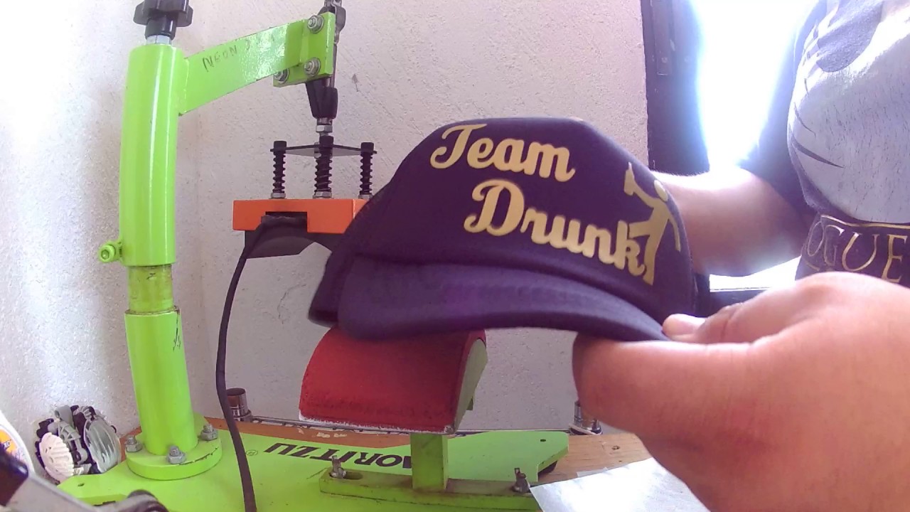 Estampado de gorras con vinil textil