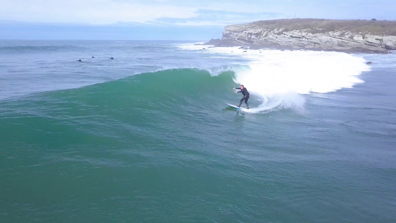 Surf en la Isla de Santa Marina (Cantabria)