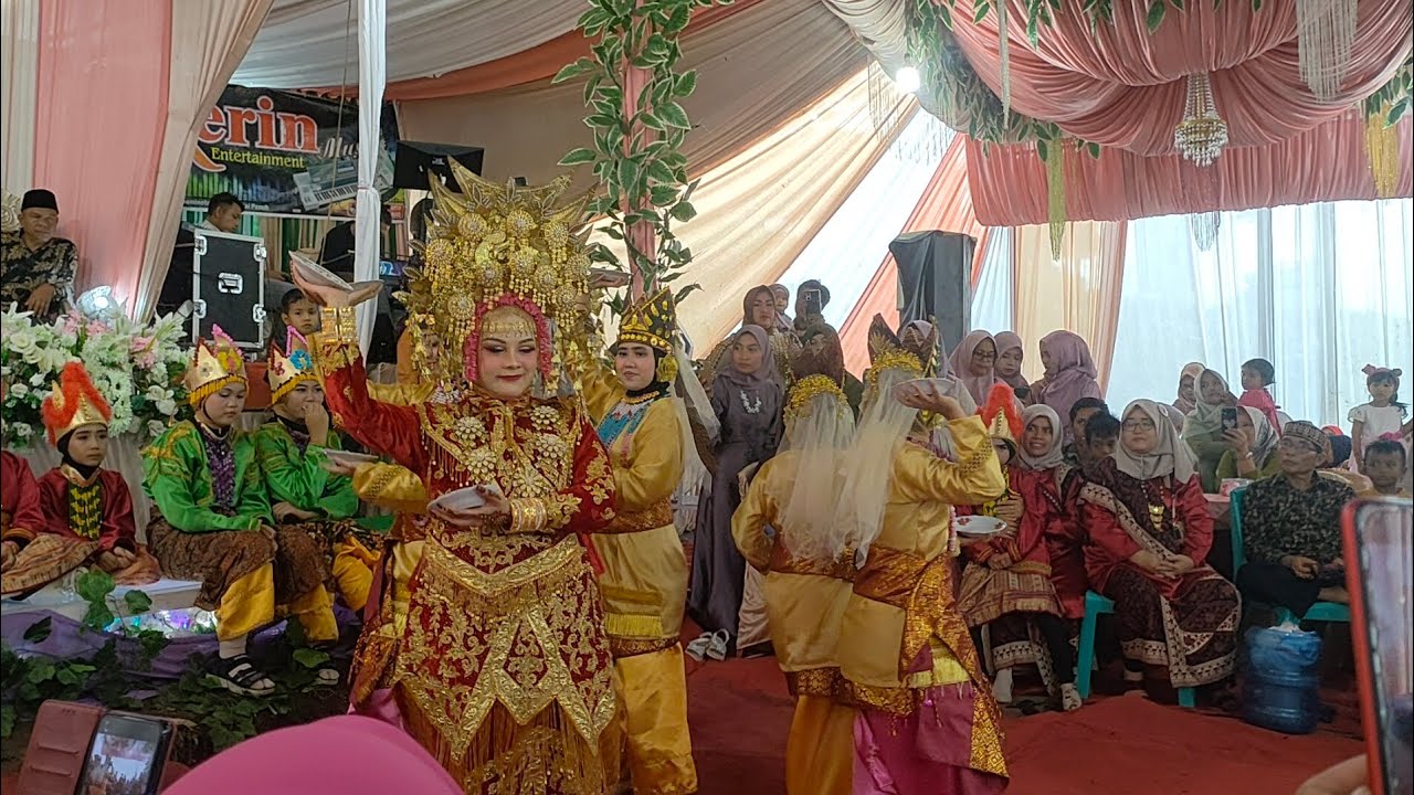 BARALEK GADANG || PENGANTIN IKUTAN TARI PIRING ||