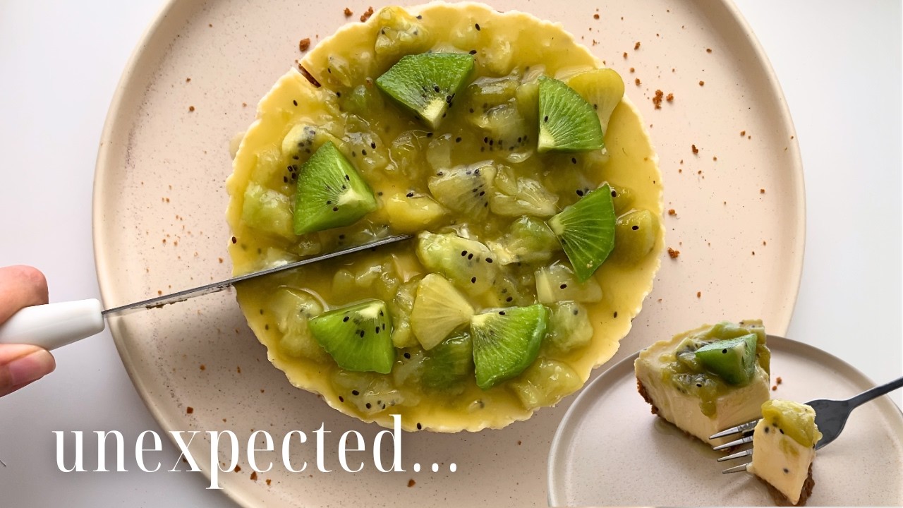 This Kiwi Cheesecake Is Surprisingly Addictive 🥝