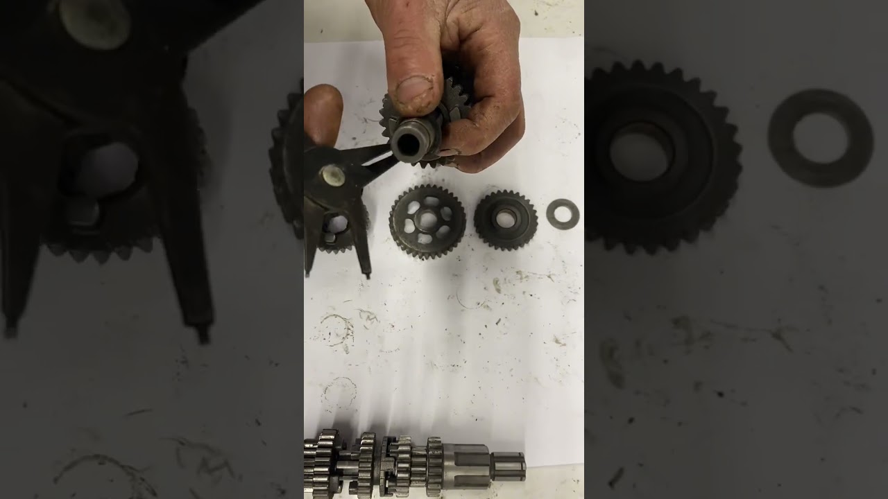 Video on the installation of the auxiliary axle gear of CG125 motorcycle