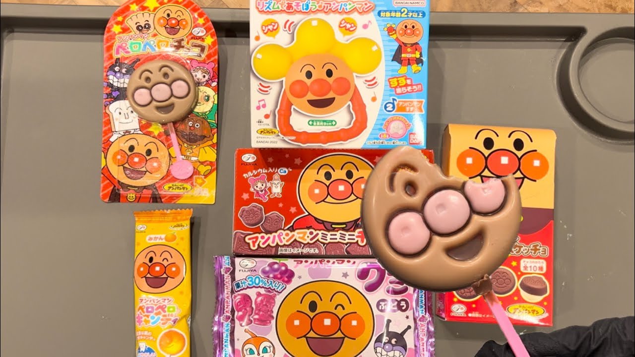 ANPANMAN chocolate & snacks series at a 7-ELEVEN  Japanese characters アンパンマンお菓子シリーズ
