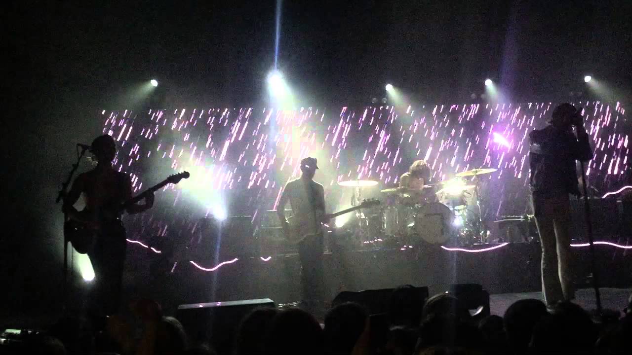The Neighbourhood performing #ICantEven & Warm at the Boston House of Blues
