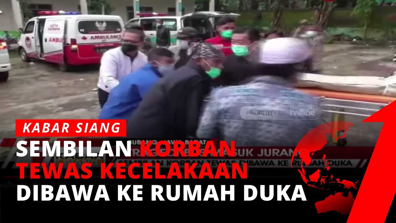 Isak Tangis Pecah, Sembilan Jasad Korban Kecelakaan Bus Dibawa ke Rumah Duka | tvOne