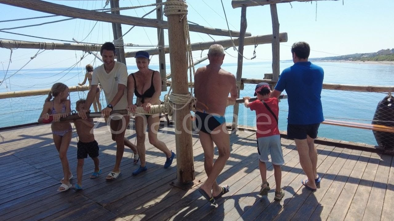 Torino di Sangro festeggia la prima Bandiera Blu: dimostrazione di pesca sul trabocco Punta Le Morge