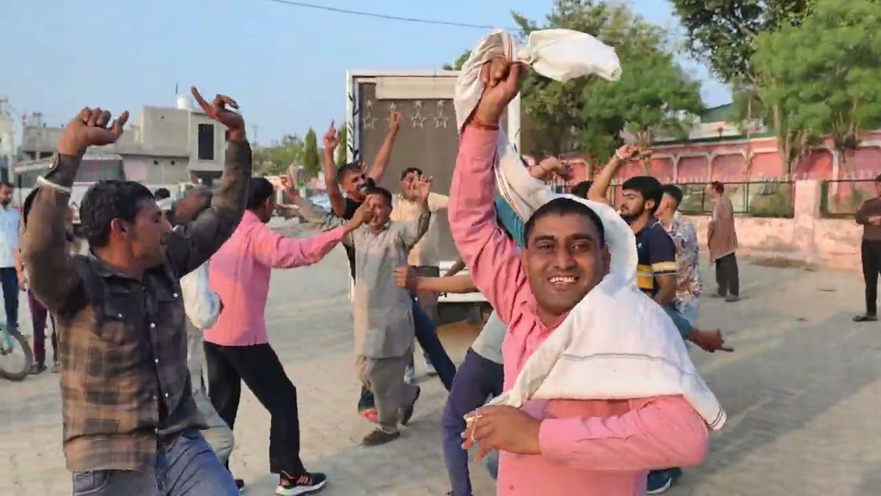 PRASHANT KI SHADI K DANCE K KUCH PAL