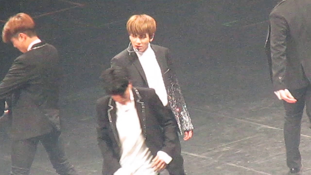 170311 BTS The Wings Tour in Chile - Begin ( Jungkook SOLO )