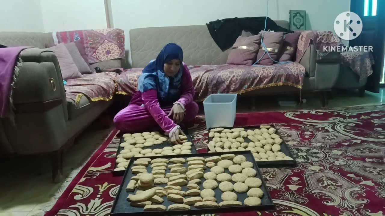 فرحه جودي في تسويه الكحك  في الفجر