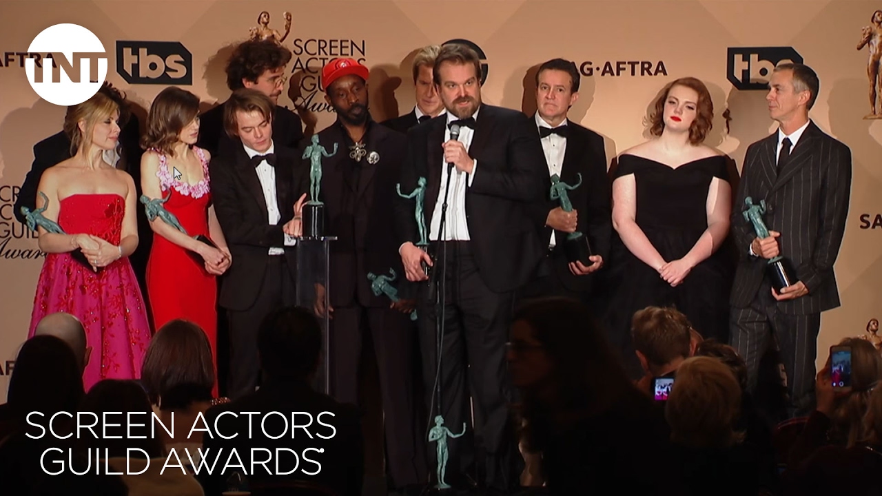 Stranger Things Cast: Press Room Q&A P.1 | 23rd Annual SAG Awards | TNT