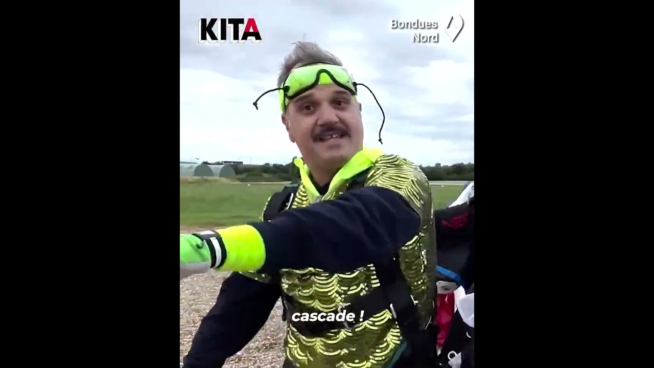 La chenille synchronisée dans le ciel