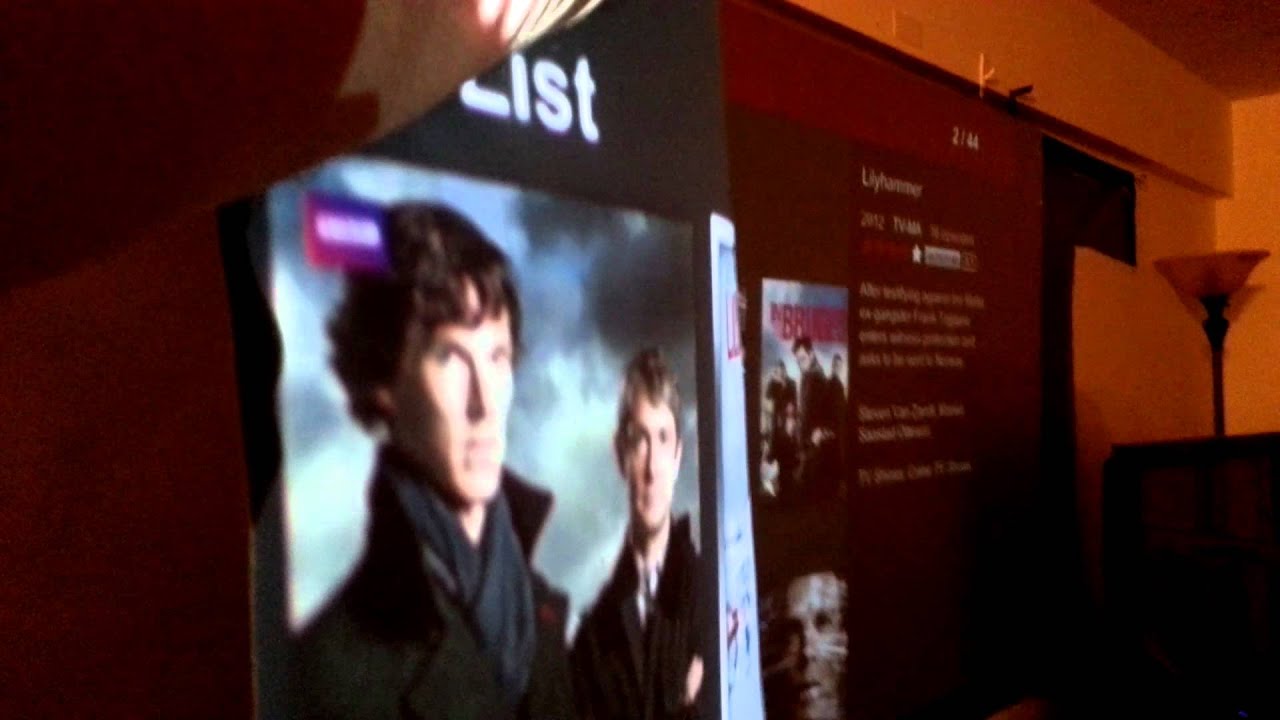 High gain high contrast projector screen