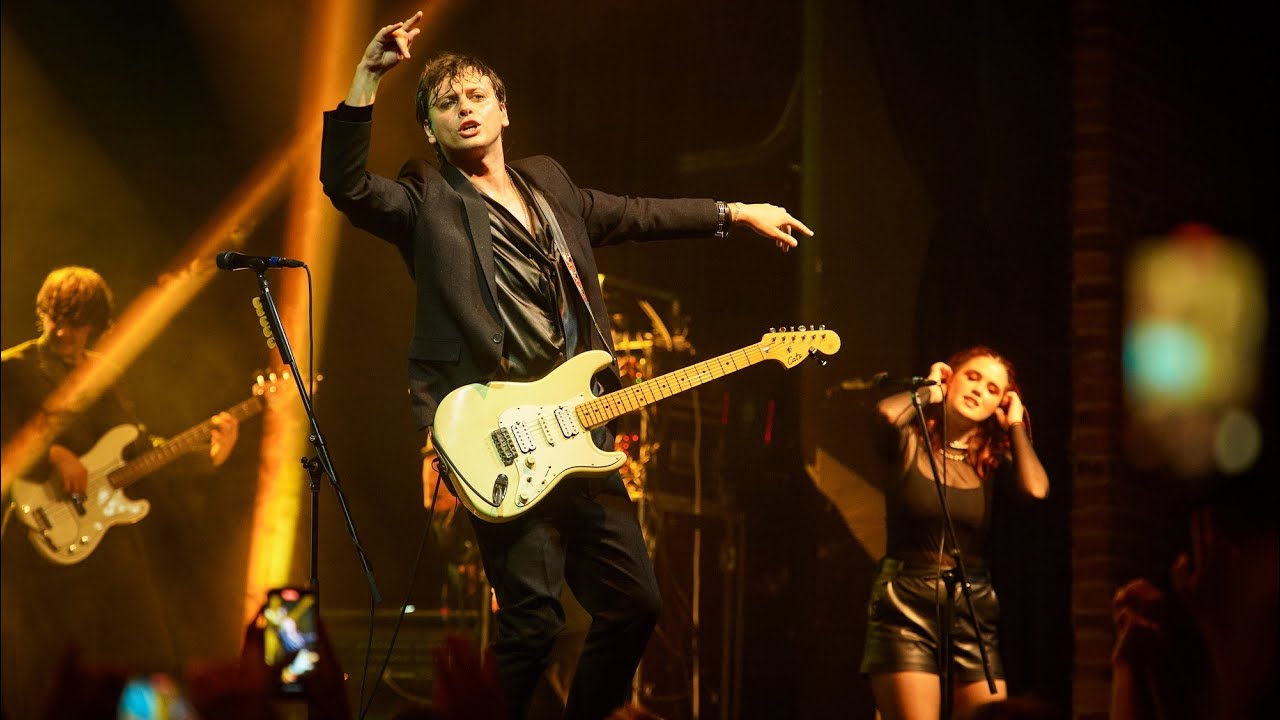 Silente - Mene moje uši lažu (Live at Tvornica Kulture)