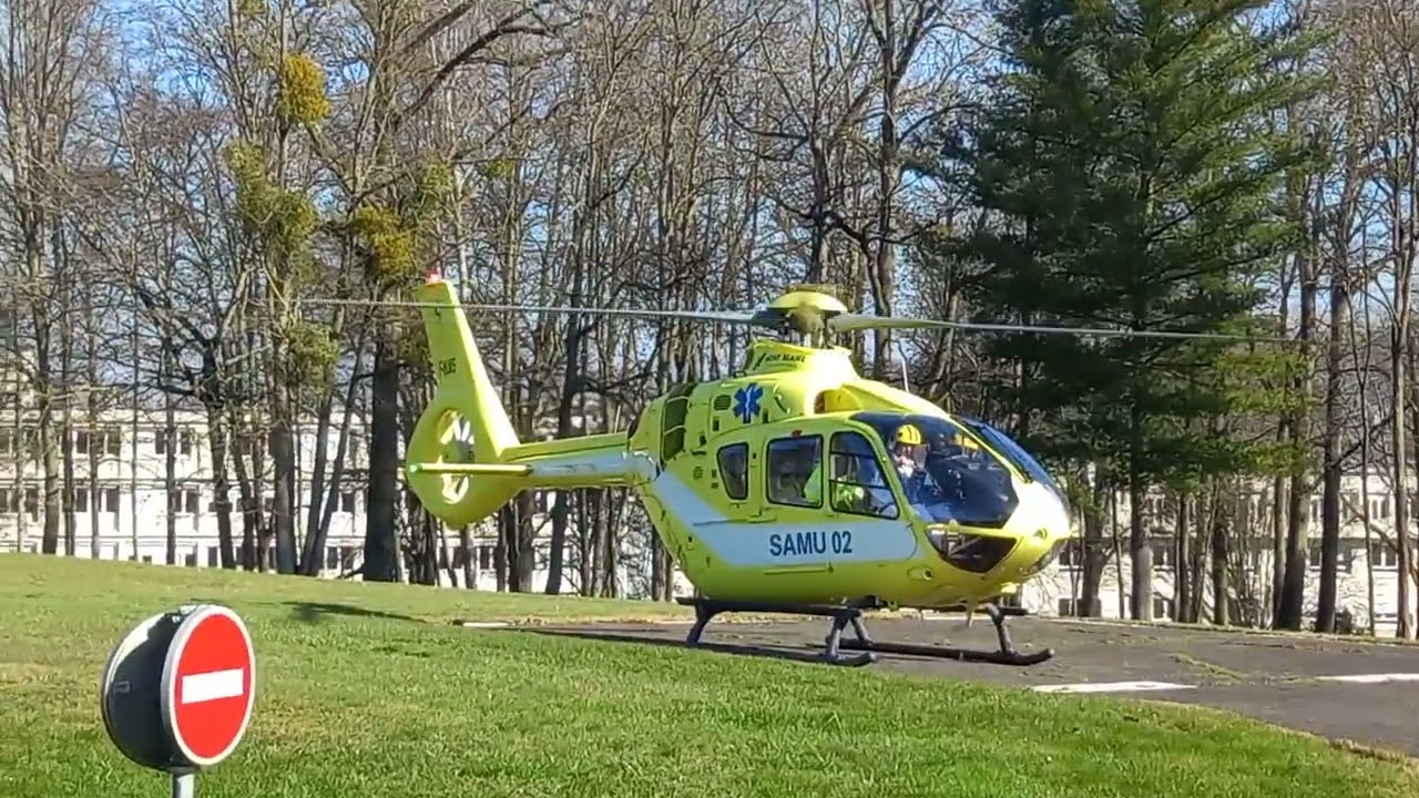 Hélicoptère du SAMU 02 (Aisne) à l'hôpital Villiers Saint Denis