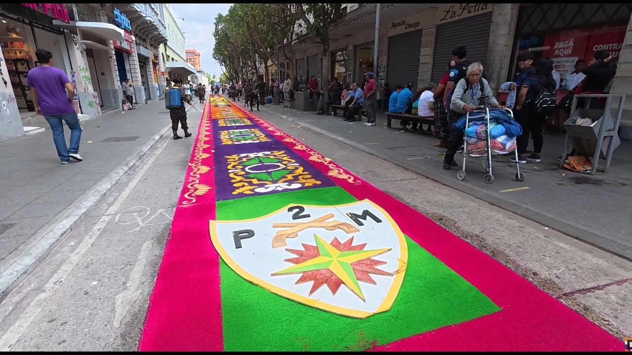 Guatemala Walking Tour: Un amanecer colorido y cultural, Paseo la Sexta, zona 1