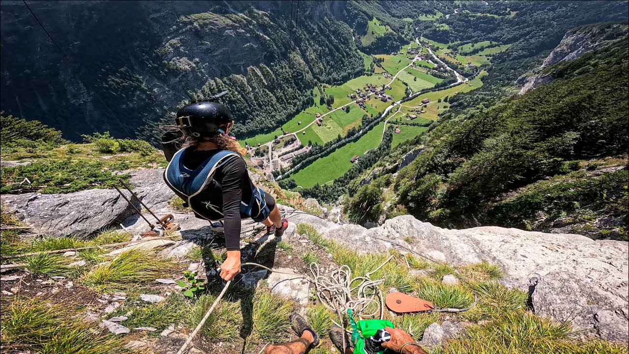 MÜRRENBACH 💦 BASE Jump in Lauterbrunnen