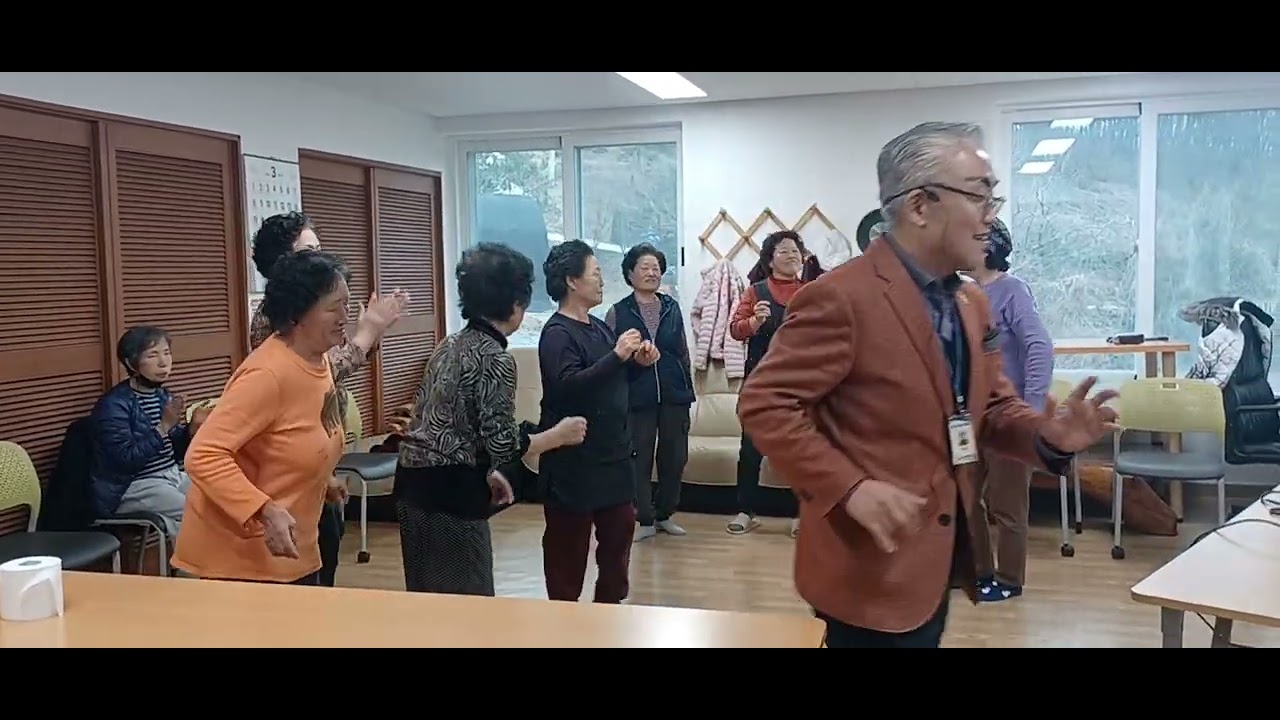 쌍다리박의 치매예방폭소노래교실 2월28일 부론면 정산4리 마을회관