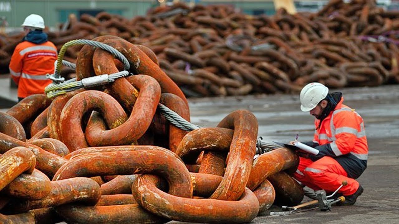 Incredible manufacturing process from steel making to chains & springs. Production of gold necklaces