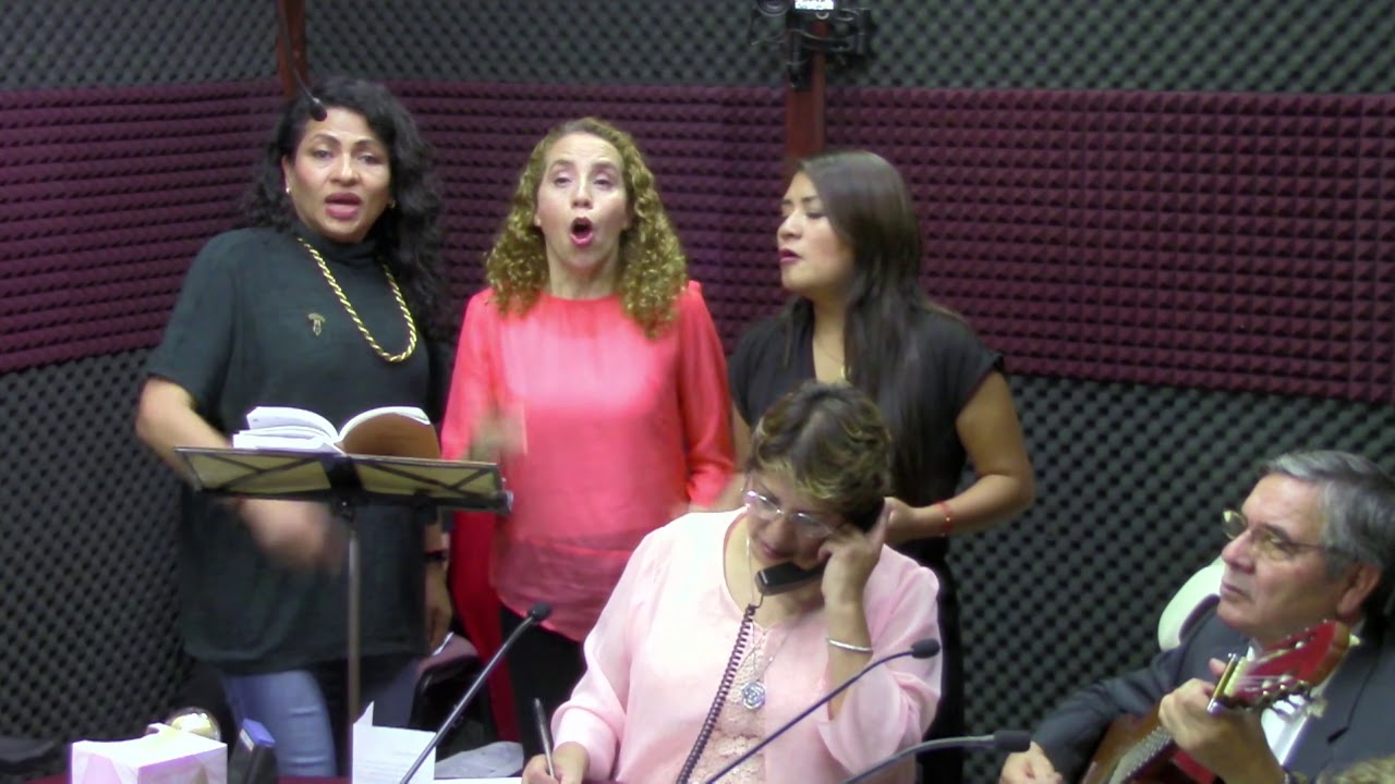Héctor Martínez Serrano de manteles largos; Las lagartijas, Caminos de Michoacán - Martínez Serrano
