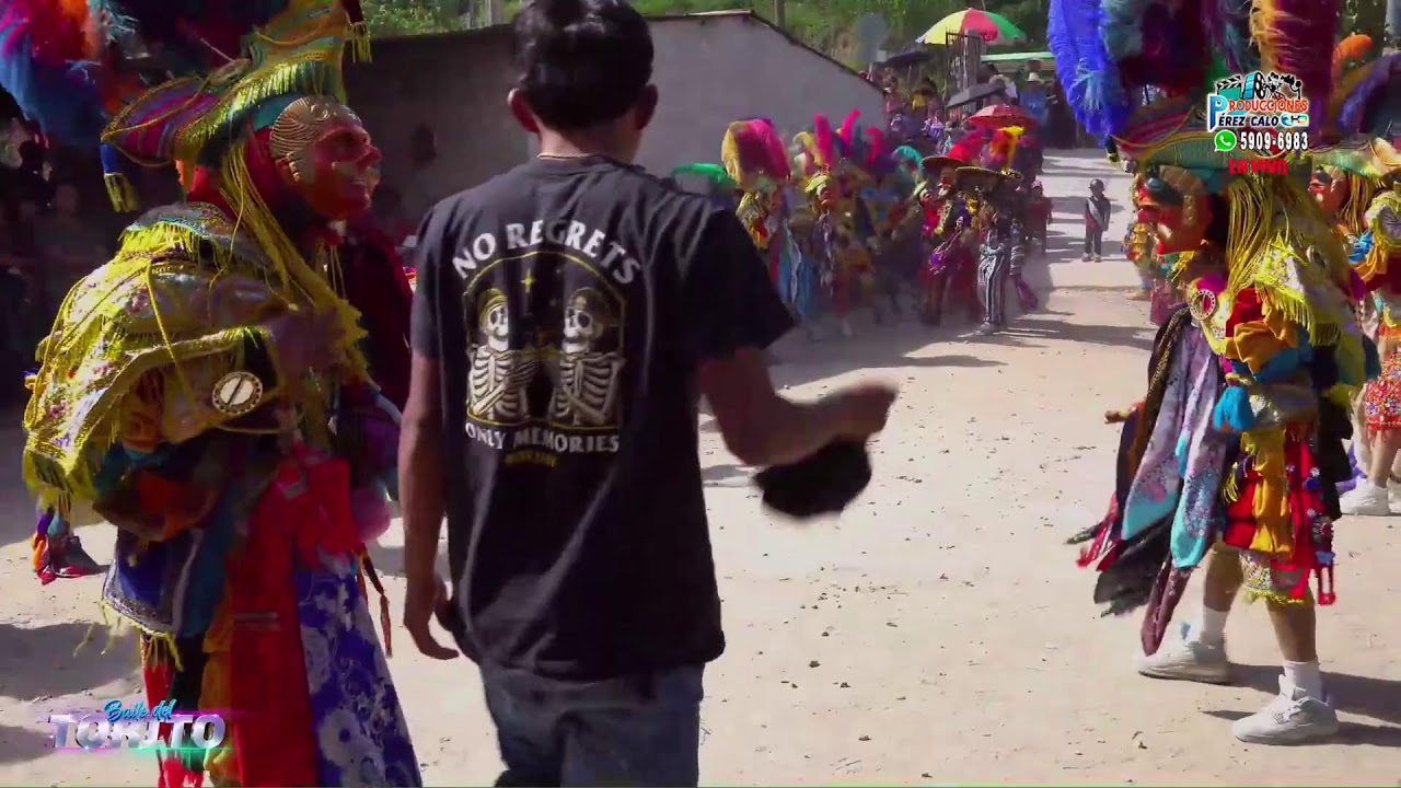 Despedida de la imagen de Santiago Apóstol a caballo en casa de la familia Tista Álvarez