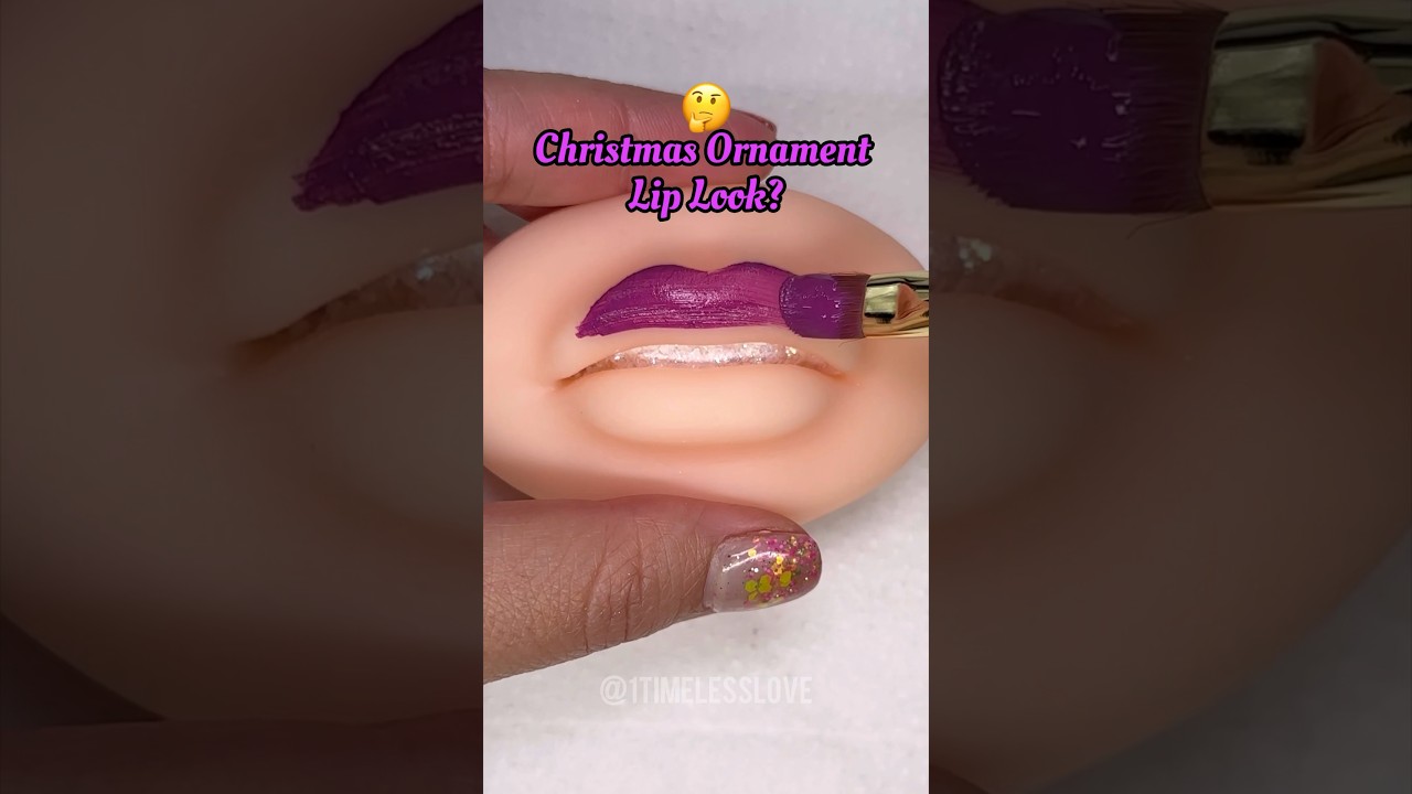 🎄#christmasornaments #christmas #christmasmakeup #makeuplooks #makeuptutorial #colorfulmakeup #lips