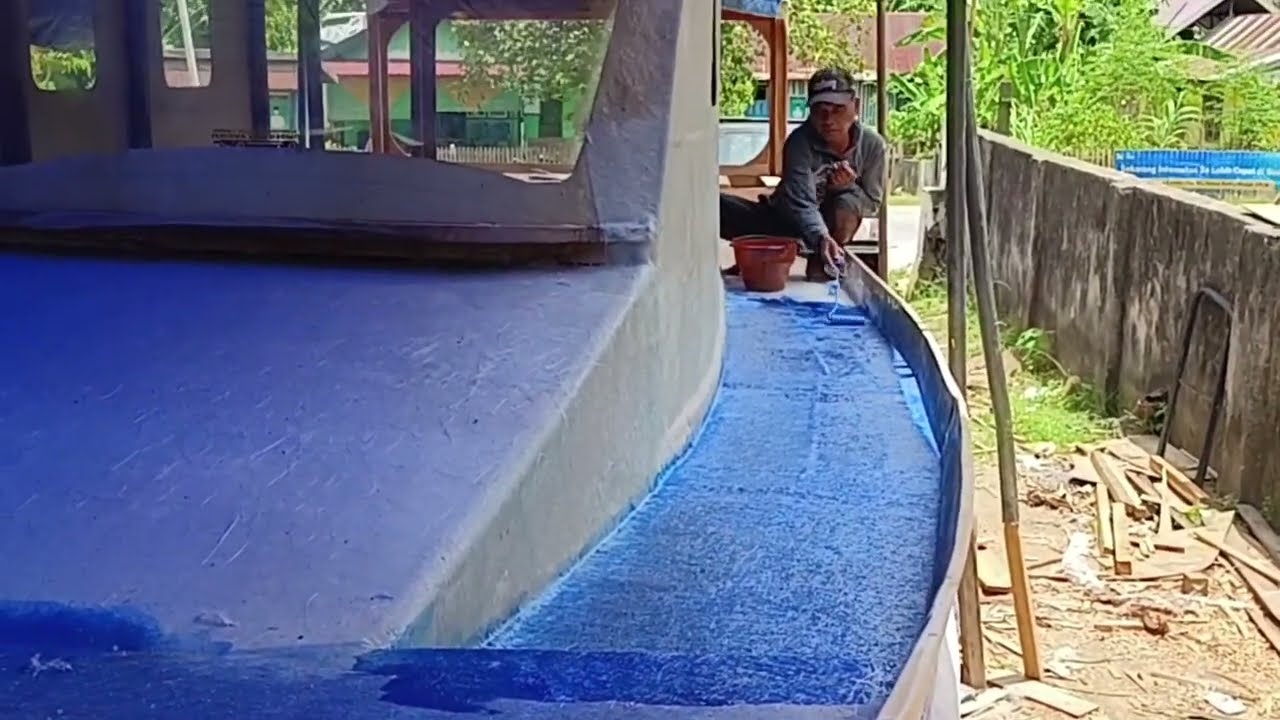 Pemasangan lantai, dinding, atap dan haluan depan kapal mancing Part 3 @naufalardhani7401