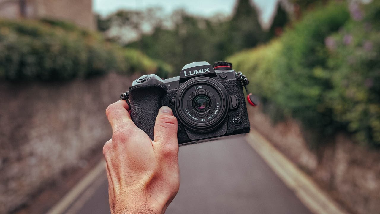 One Hour, One Lens.