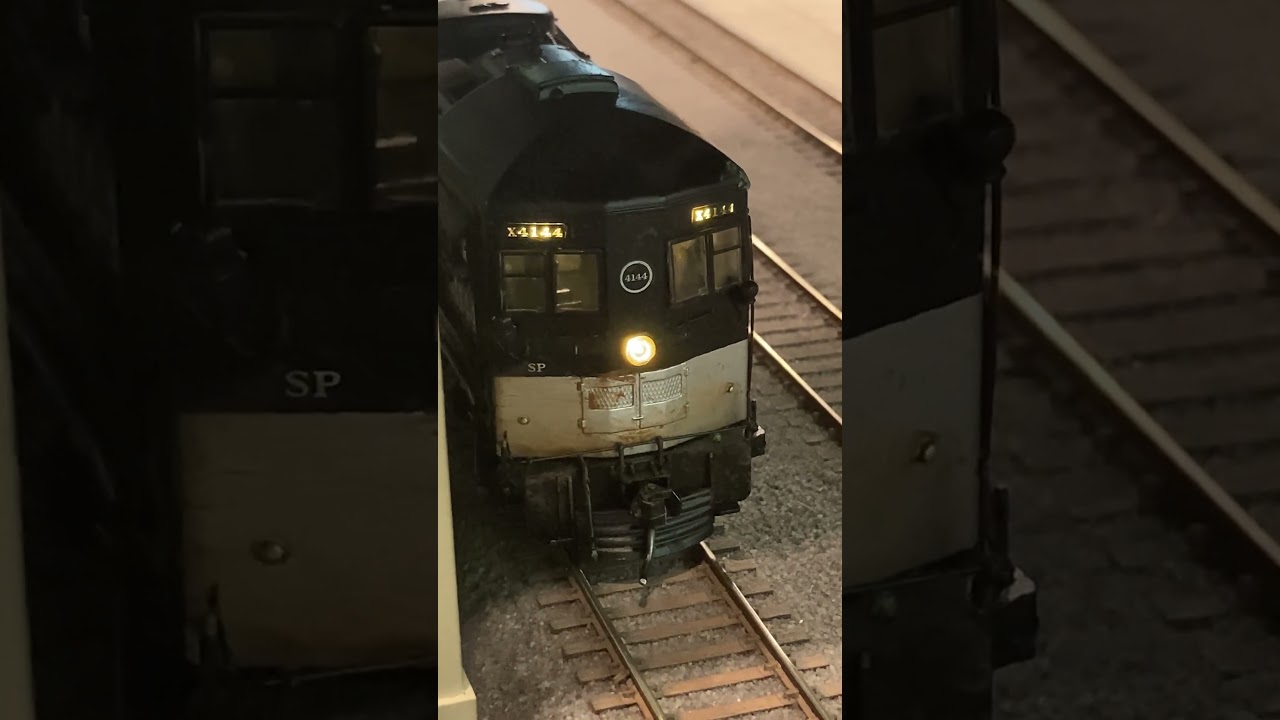 a detailed look at a mikes train house cab forward before it died 