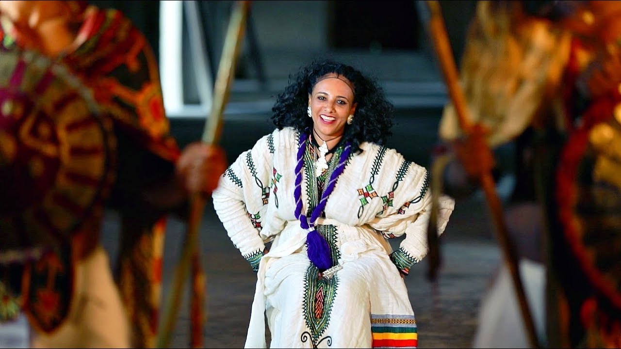 Keren Melesse - Ene Gondere Negn | እኔ ጎንደሬ ነኝ - New Ethiopian Music 2017 (Official Video)