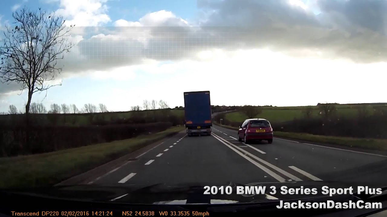 Bad Driving - Renault Clio Dangerous Overtake (4)